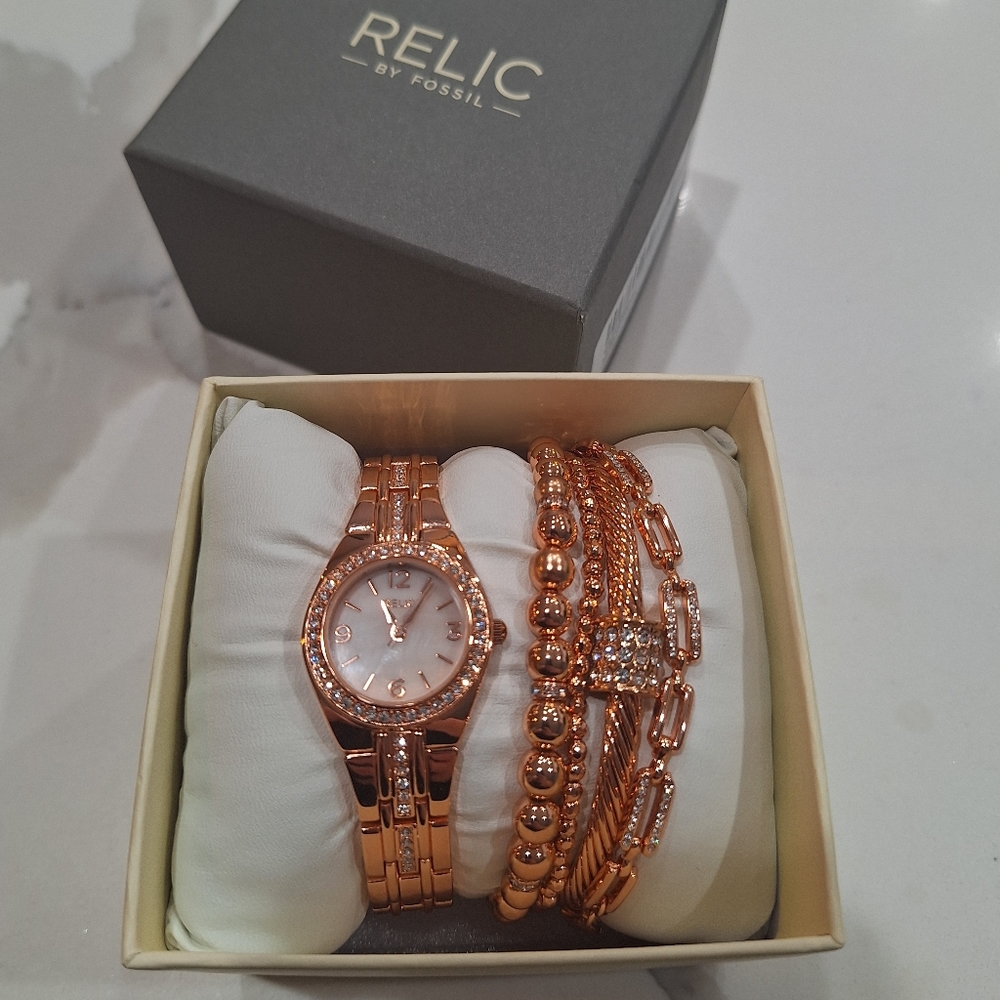 NWT Relic by Fossil Rose Gold-Tone Watch with Bracelets